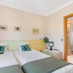Villa Sunshine Em